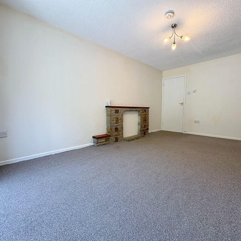 2 bedroom end of terrace house to rent - Photo 1