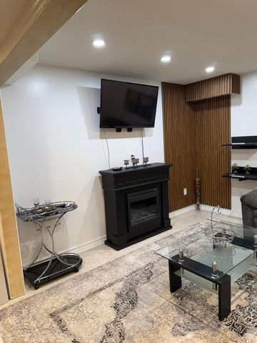 For Lease - 310 Narinia Crescent Unit# BSMT, Newmarket, Ontario - Photo 2