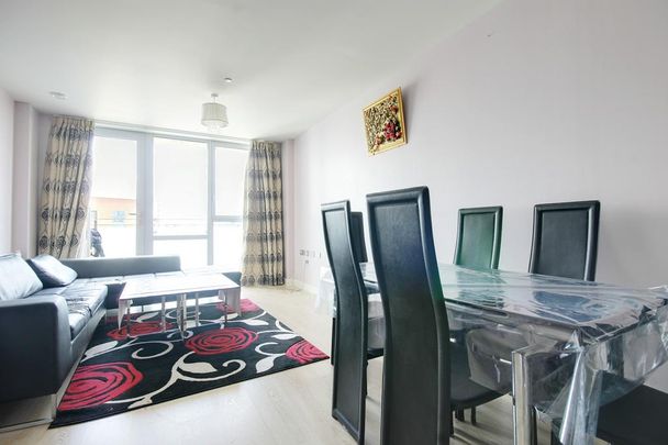 2 bedroom flat to rent - Photo 1