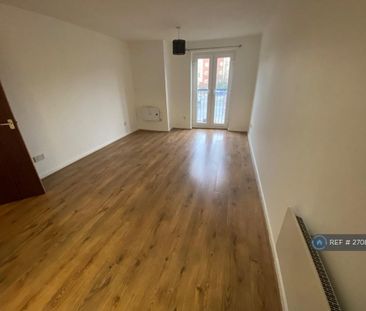 2 bedroom flat to rent - Photo 3