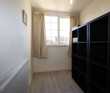 Birchinall Close, Macclesfield, SK11 - Photo 5