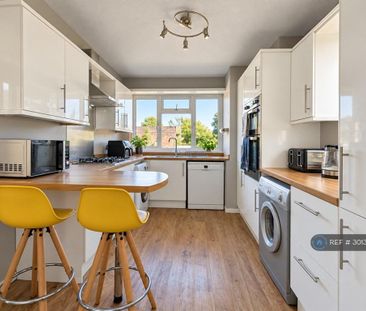 3 bedroom flat to rent - Photo 5