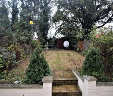 5 bedroom semi-detached house to rent - Photo 3