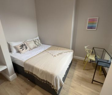 4 bedroom terraced house to rent - Photo 5