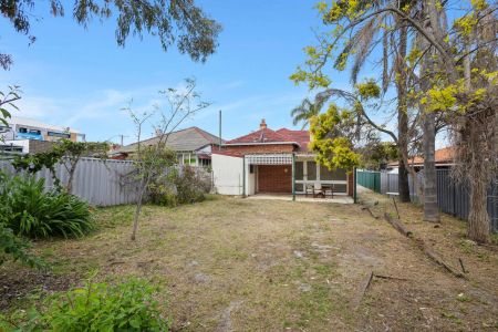 Lovely Family Home! - Photo 4