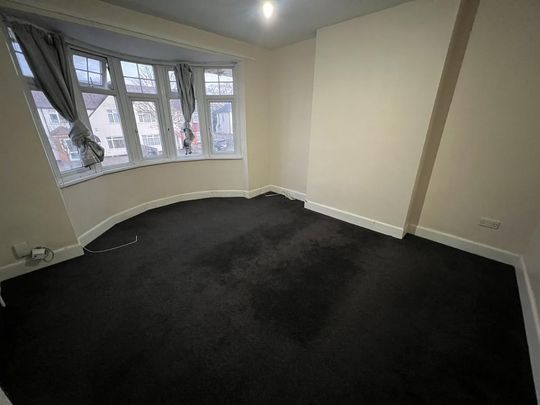 4 bedroom semi-detached house to rent - Photo 1