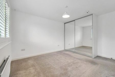 4 bedroom detached house to rent - Photo 3