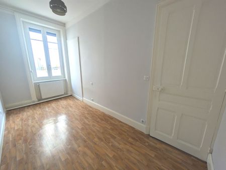 Location Appartement 3 pièces 94m² FEURS 42110 - Photo 4
