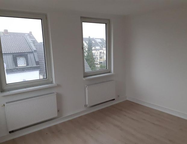 Helle 2,5 Zimmer DG Wohnung in Köln Dellbrück zu vermieten - Photo 1