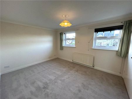 4 bedroom detached house to rent - Photo 4