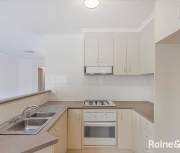 Charming 3-Bedroom Family Home in Prime Location - Photo 4