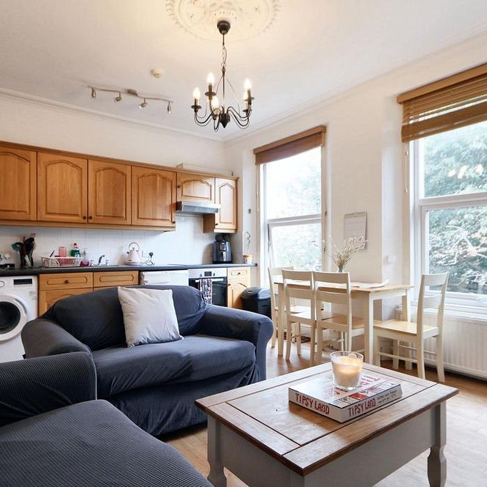 6 bedroom terraced house to rent - Photo 1