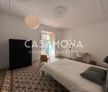 Spacious Designer Room with Balcony in 6-Bedroom El Born Apartment - Photo 1