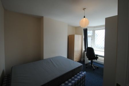 3 Bed Student house on Elmes road - Photo 3
