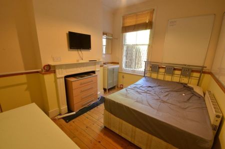 5 bedroom terraced house to rent - Photo 4