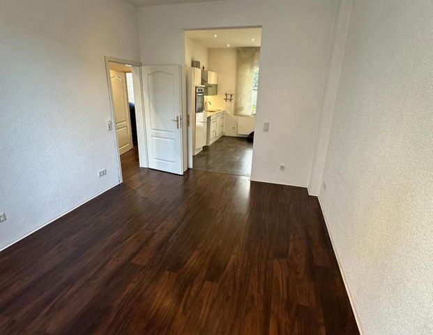 Direkt am Park! Schöne 3,5 Zimmer-Wohnung mit Balkon - Photo 1