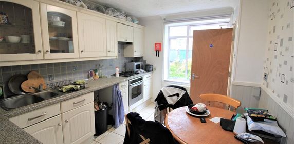 4 bedroom terraced house to rent - Photo 2