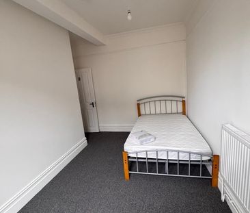 Room in a Shared House, Hinton Road, BS16 - Photo 2