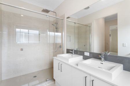 137 Campbell Drive, Mango Hill QLD 4509 - House For Rent | Domain - Photo 5