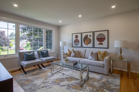 For Lease - 978 Wildwood Drive, Newmarket, Ontario - Photo 2