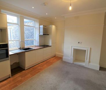 3 bedroom semi-detached bungalow to rent - Photo 3
