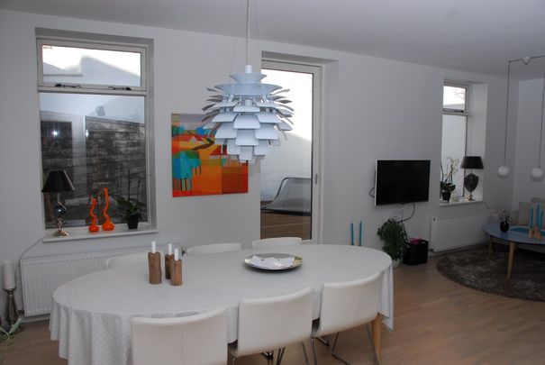 Hyggelig lejlighed med eget gårdmiljø - Foto 1