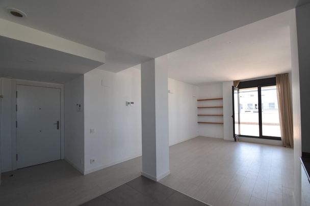 Piso de alquiler en Carrer de Pere Jacas, Barri del Mar - Photo 1