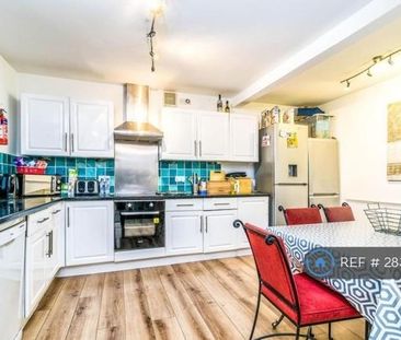 1 bedroom in a house share to rent - Photo 3