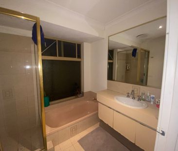 Thornlie - Photo 3