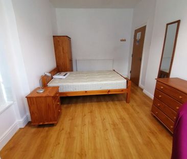 College Road, Bangor, Gwynedd, LL57 - Photo 3