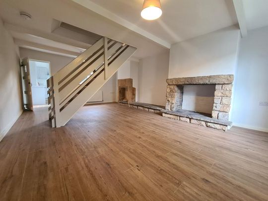 4 bedroom terraced house to rent - Photo 1