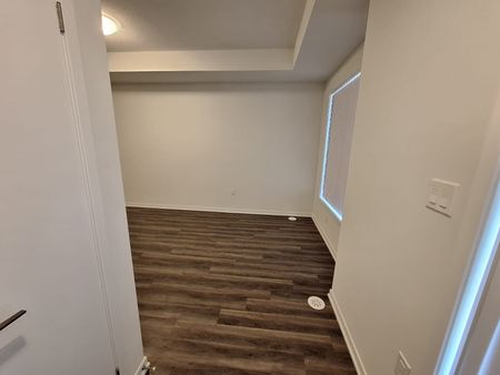 For Lease - 130 Honeycrisp Crescent Unit# 308, Vaughan, Ontario - Photo 3