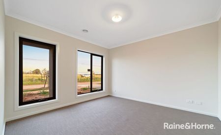 Family Home For Lease in Prime Strathtulloh Location! - Photo 5