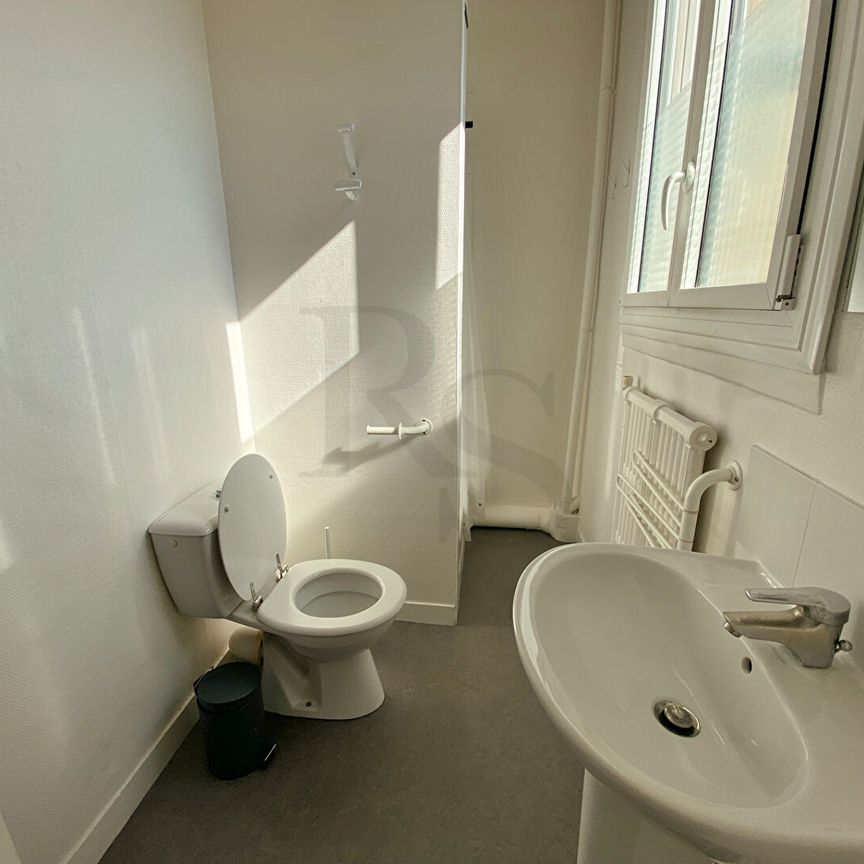 Location Appartement 1 pièce 17m² - Photo 2