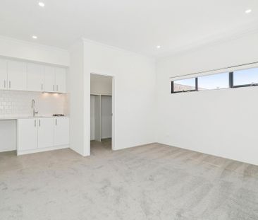 BRAND NEW MODERN FAMILY HOME IN RIVERVALE ! - Photo 3