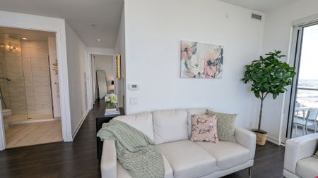 For Lease - 5 Buttermill Avenue Unit# 5202, Vaughan, Ontario - Photo 5