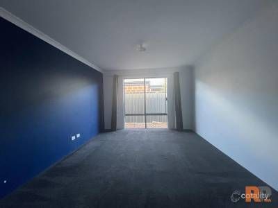 Modern Family Home with Theatre Room, Side Access & Spacious Alfresco - Photo 2