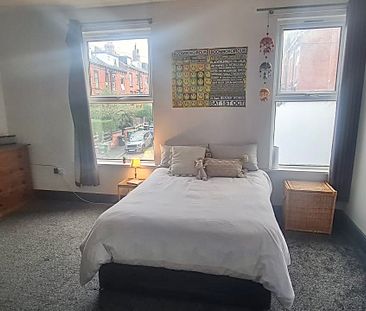 7 Bed - 5 Brudenell Grove, Hyde Park, Leeds - LS6 1HP - Student - Photo 4