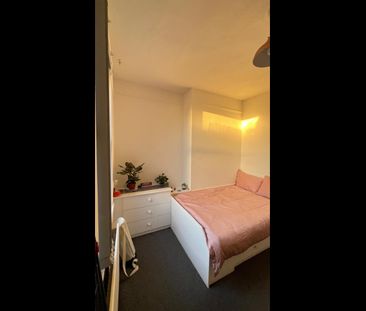 7 Bed Detached House, Estcourt Terrace, LS6 - Photo 4