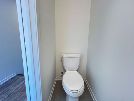 For Lease - 6 Matawin Lane, Richmond Hill, Ontario - Photo 2