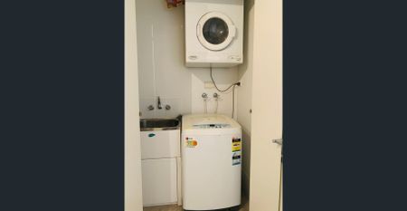 Modern Fully Furnished two Bedroom Apartment in Southbank - Photo 3