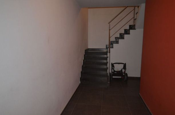 Roeselare nabij het stadspark :gezellig 2 slpk instapklaar appartement met terras - Foto 1