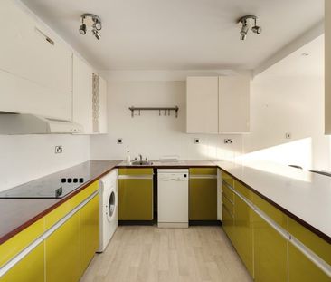 2 Bed Flat - Photo 6