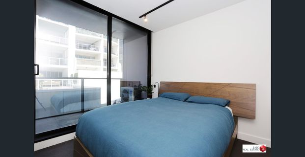 Prime Location! - Photo 1