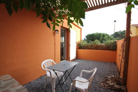 Studio Climatisé avec Cour en rez-de-chaussée - Photo 5