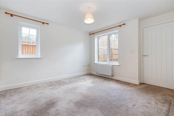 1 bedroom semi-detached house to rent - Photo 1