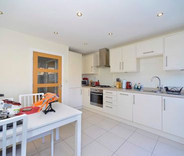 Langborough Court, Godalming, GU7 - Photo 5