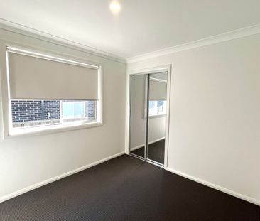 Modern Two-Bedroom Duplex - Photo 3