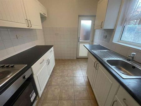 Clifton Gardens, St. Georges Road, Hull, HU3 - Photo 3