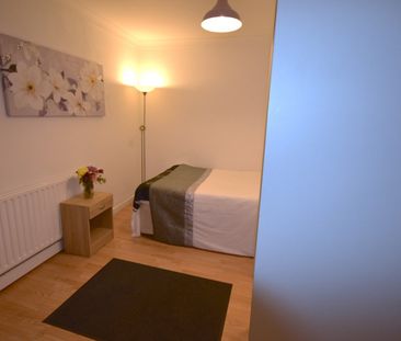 Room in a Shared House, Burgess Road, SO16 - Photo 6